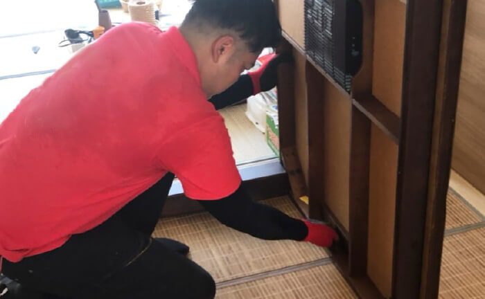 大型家具は分解してから搬出