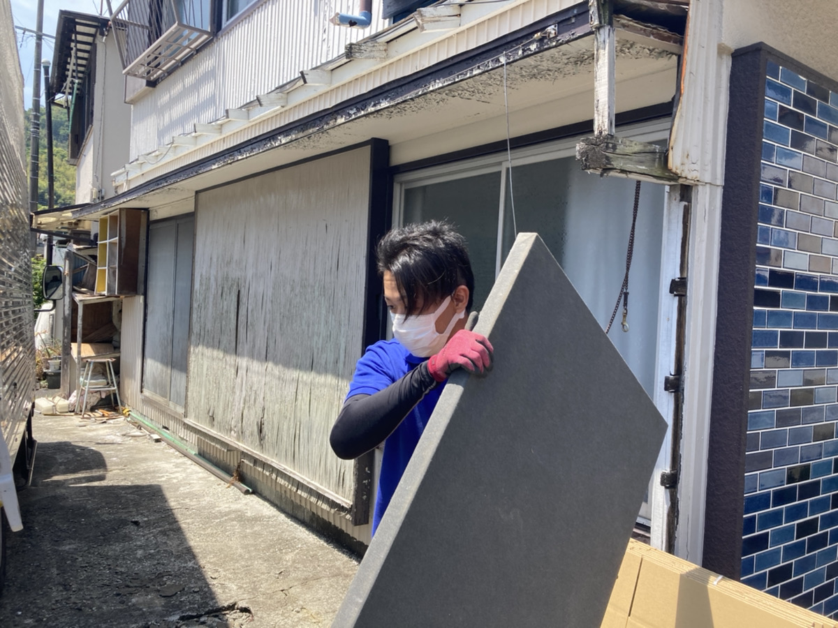 「引越し直前の大量不用品を2時間で解消！急ぎの片付けも丸投げOK」作業写真