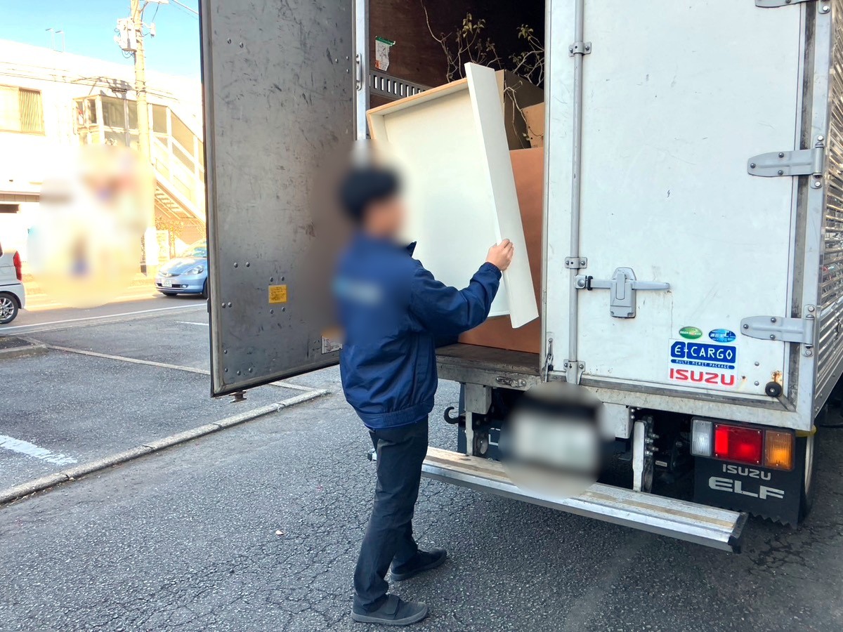 「2LDKのマンションのお部屋から引き出しを回収しました」作業写真